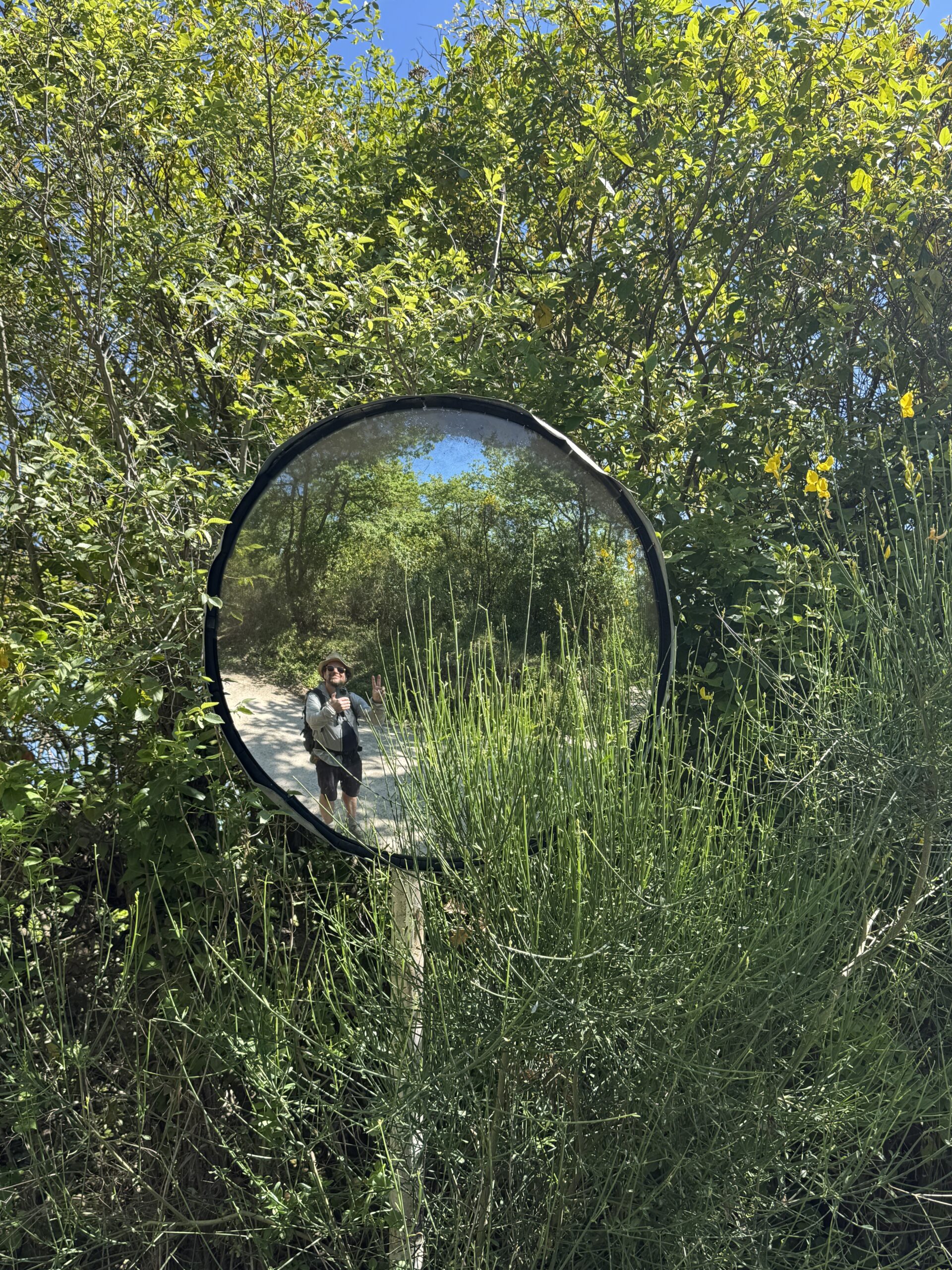 Pilger-Selfie im Weitwinkelspiegel